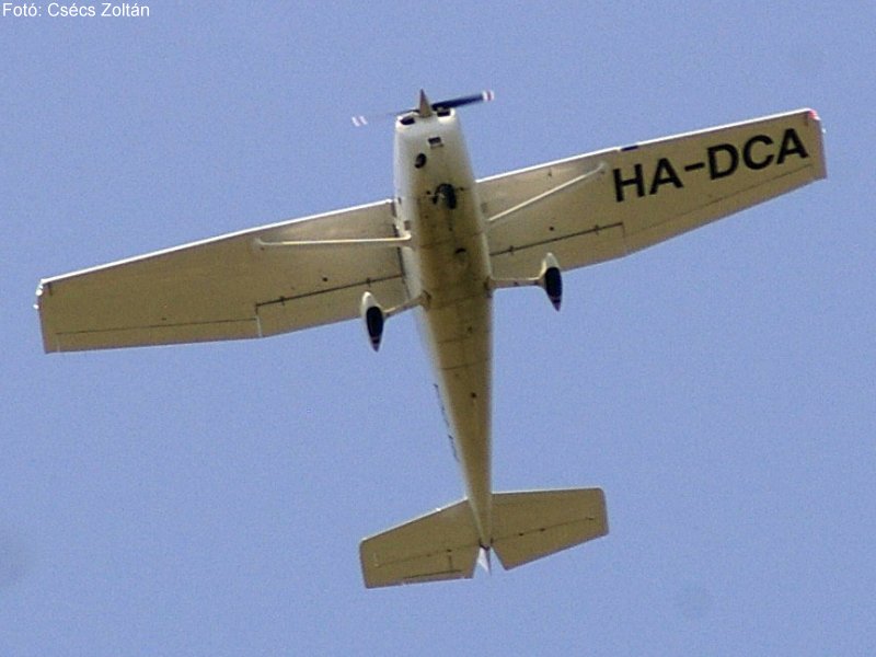 Kép a HA-DCA lajstromú gépről.