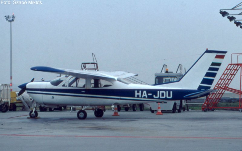 Kép a HA-JDU lajstromú gépről.