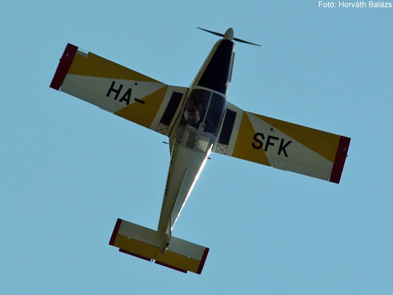 Kép a HA-SFK lajstromú gépről.