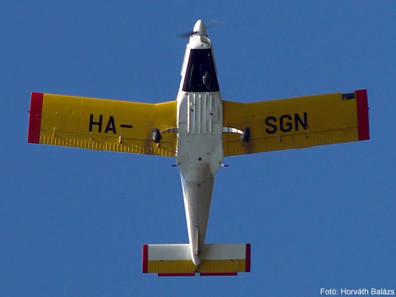 Kép a HA-SGN lajstromú gépről.