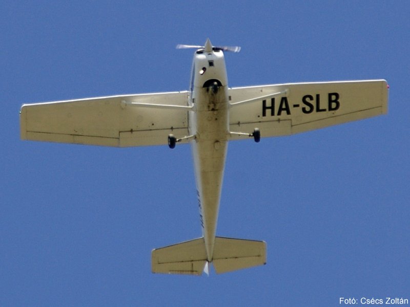 Kép a HA-SLB lajstromú gépről.