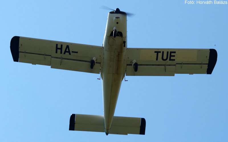 Kép a HA-TUE lajstromú gépről.