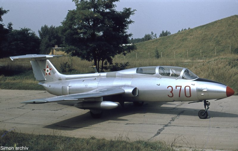 Kép a Aero L-29 Delfín típusú, 370 oldalszámú gépről.