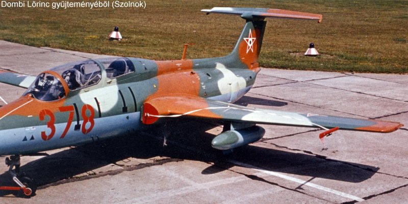 Kép a Aero L-29 Delfín típusú, 378 oldalszámú gépről.