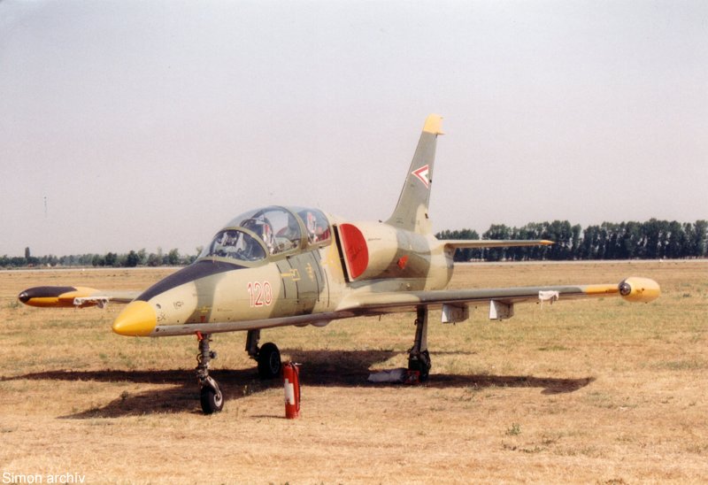 Kép a Aero L-39 Albatros típusú, 128 oldalszámú gépről.