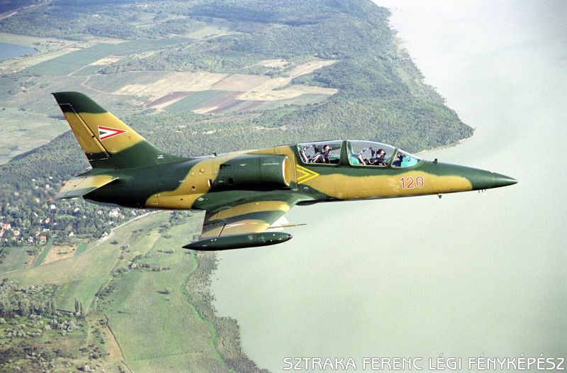 Kép a Aero L-39 Albatros típusú, 128 oldalszámú gépről.