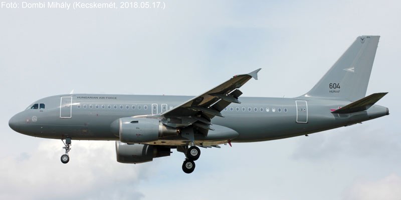 Kép a Airbus A319 típusú, 604 oldalszámú gépről.