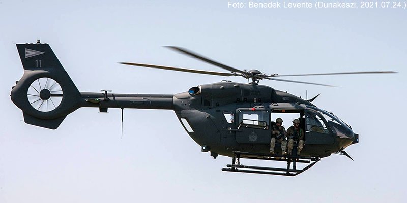 Kép a Airbus Helicopters H145 típusú, 11 oldalszámú gépről.