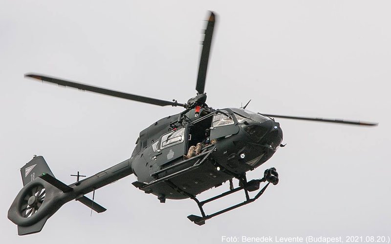 Kép a Airbus Helicopters H145 típusú, 18 oldalszámú gépről.
