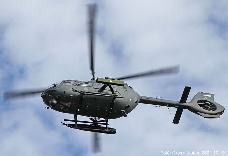 Kép a Airbus Helicopters H145 típusú, 19 oldalszámú gépről.
