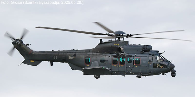 Kép a Airbus Helicopters H225 típusú, 76 oldalszámú gépről.