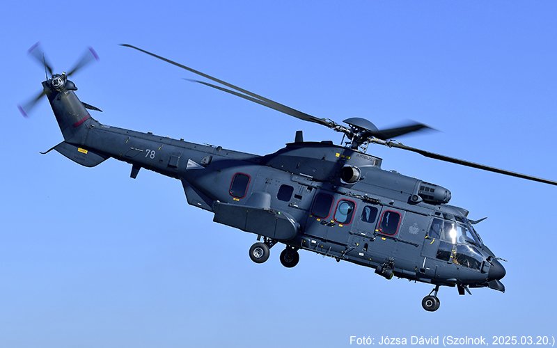 Kép a Airbus Helicopters H225 típusú, 78 oldalszámú gépről.