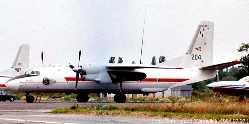 Kép a Antonov An-26 típusú, 204 oldalszámú gépről.