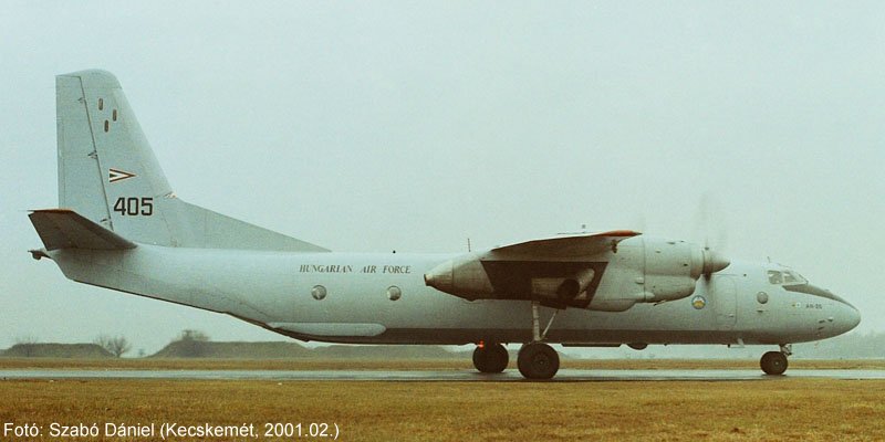 Kép a Antonov An-26 típusú, 405 oldalszámú gépről.