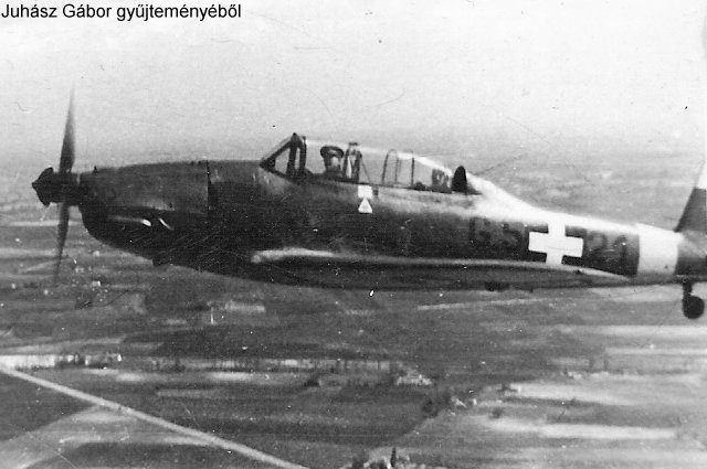 Kép a Arado Ar 96 típusú, G.521 oldalszámú gépről.