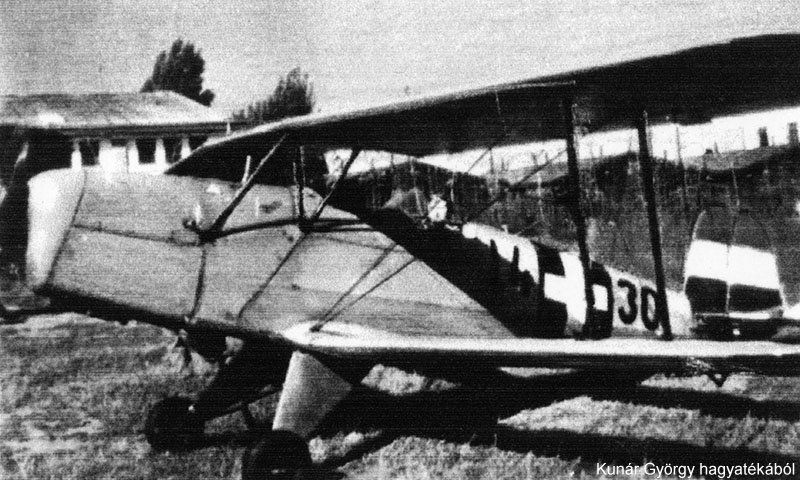 Kép a Bücker Bü 131 típusú, I.430 oldalszámú gépről.