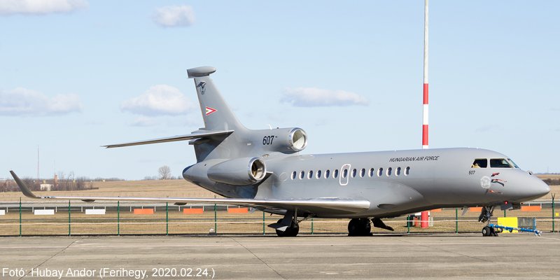 Kép a Dassault Falcon típusú, 607 oldalszámú gépről.