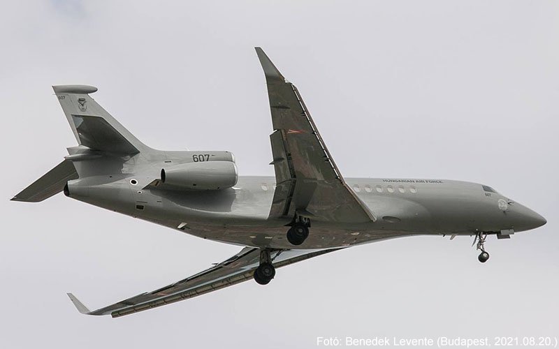 Kép a Dassault Falcon típusú, 607 oldalszámú gépről.