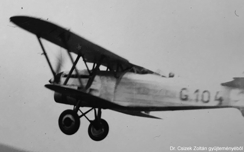 Kép a Fiat CR.30 típusú, G.104 oldalszámú gépről.