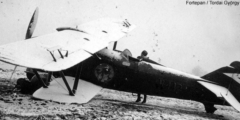 Kép a Fiat CR.32 típusú, V.143 oldalszámú gépről.