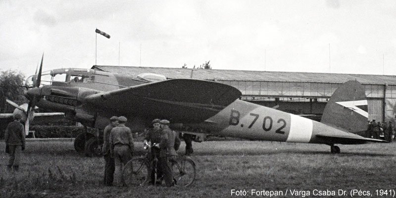 Kép a Heinkel He 111 típusú, B.702 (1) oldalszámú gépről.