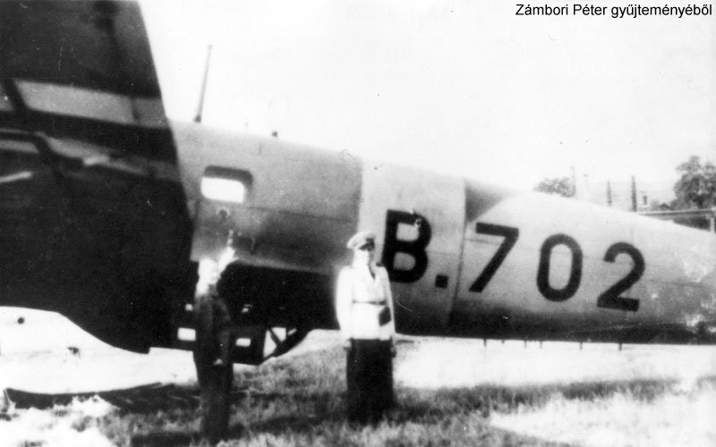 Kép a Heinkel He 111 típusú, B.702 (1) oldalszámú gépről.