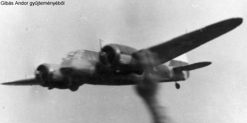 Kép a Ikarus Bristol Blenheim típusú, J.104 oldalszámú gépről.