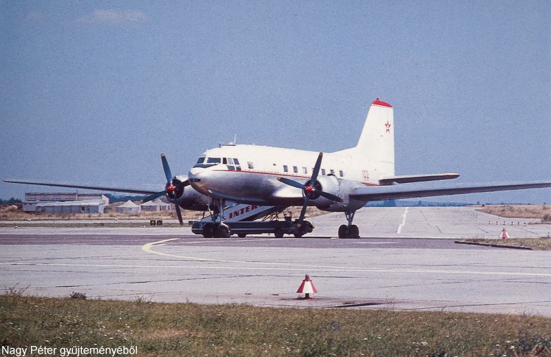 Kép a Iljusin Il-14 típusú, 102 oldalszámú gépről.