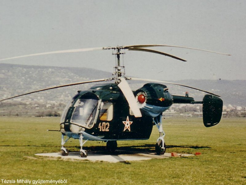 Kép a Kamov Ka-26 típusú, 402 oldalszámú gépről.