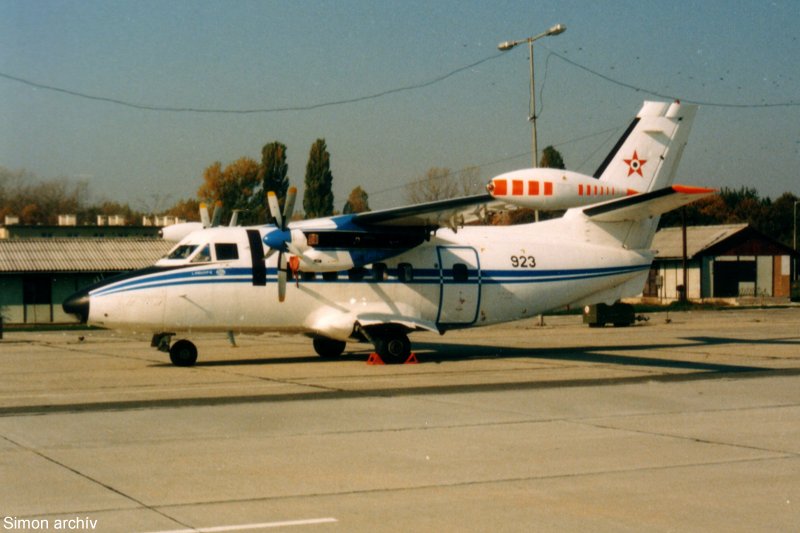 Kép a Let L-410 típusú, 923 oldalszámú gépről.