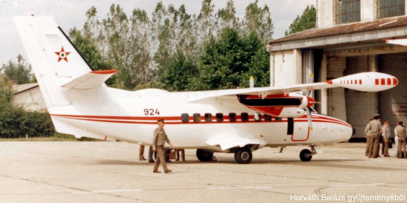 Kép a Let L-410 típusú, 924 oldalszámú gépről.