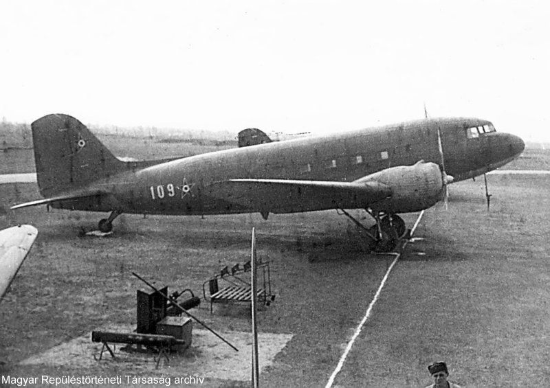 Kép a Liszunov Li-2 típusú, 109 oldalszámú gépről.