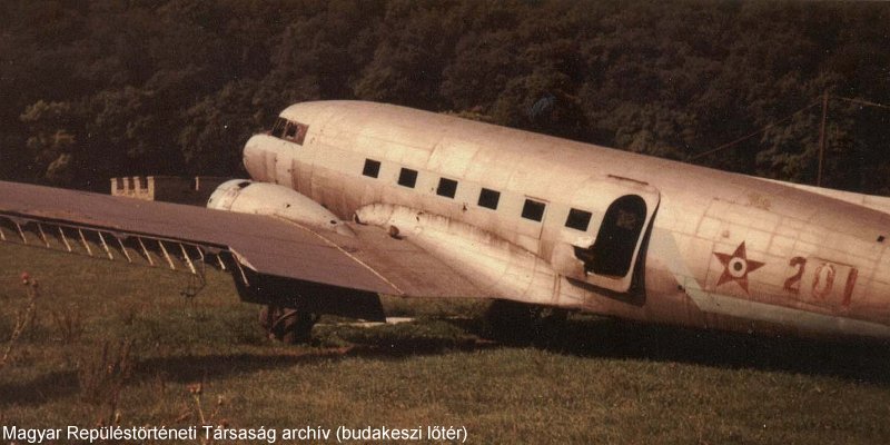 Kép a Liszunov Li-2 típusú, 201 oldalszámú gépről.