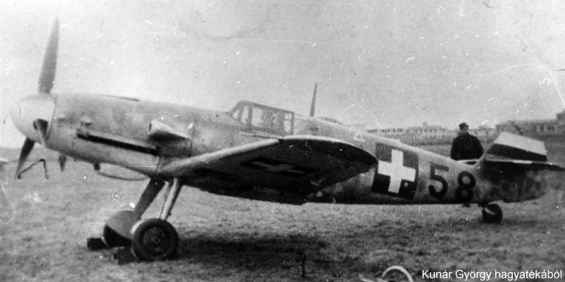 Kép a Messerschmitt Bf 109 típusú, V.758 oldalszámú gépről.