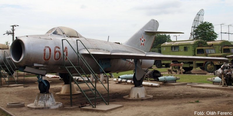 Kép a Mikojan-Gurjevics MiG-15 típusú, 061 oldalszámú gépről.