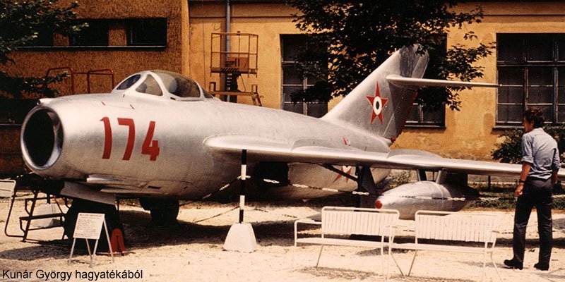 Kép a Mikojan-Gurjevics MiG-15 típusú, 064 (2) oldalszámú gépről.
