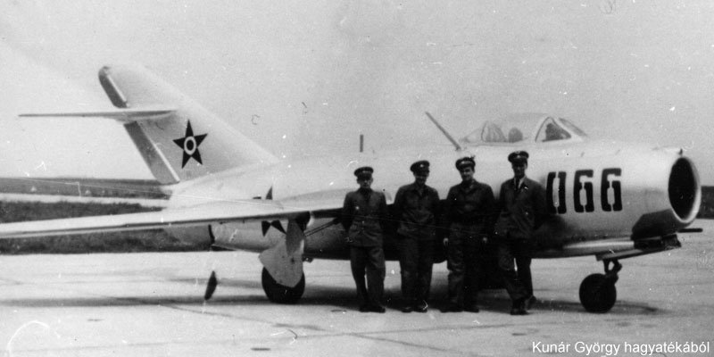 Kép a Mikojan-Gurjevics MiG-15 típusú, 066 oldalszámú gépről.