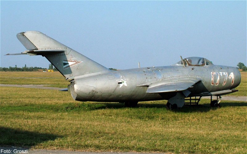 Kép a Mikojan-Gurjevics MiG-15 típusú, 071 oldalszámú gépről.