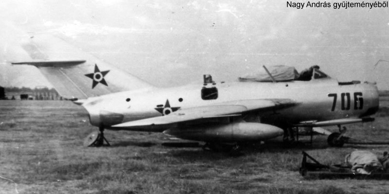 Kép a Mikojan-Gurjevics MiG-15 típusú, 706 oldalszámú gépről.