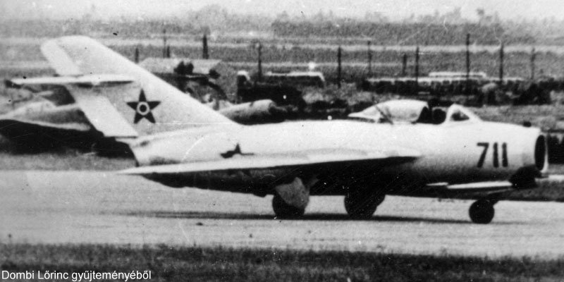 Kép a Mikojan-Gurjevics MiG-15 típusú, 711 oldalszámú gépről.