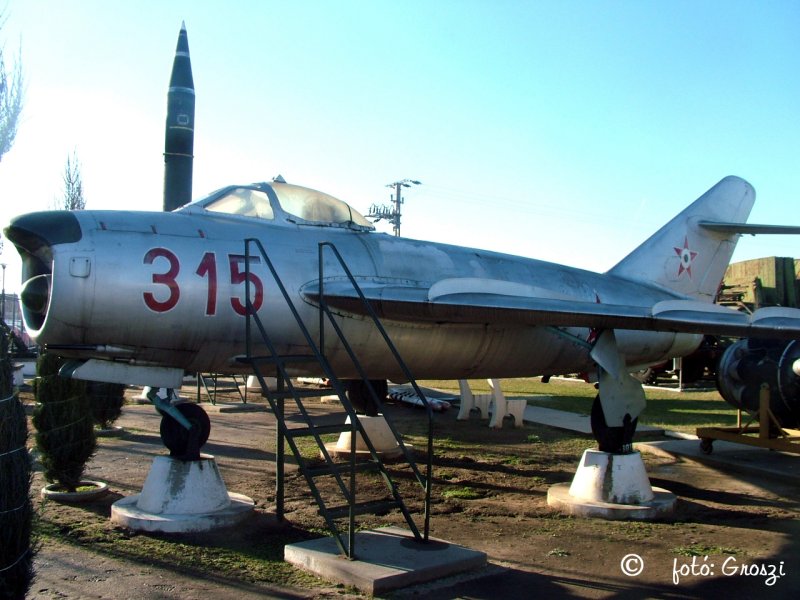 Kép a Mikojan-Gurjevics MiG-17 típusú, 315 oldalszámú gépről.