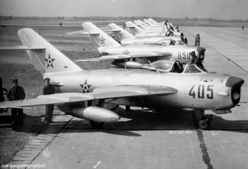 Kép a Mikojan-Gurjevics MiG-17 típusú, 405 oldalszámú gépről.