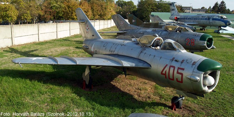 Kép a Mikojan-Gurjevics MiG-17 típusú, 405 oldalszámú gépről.