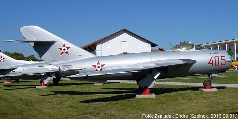 Kép a Mikojan-Gurjevics MiG-17 típusú, 405 oldalszámú gépről.