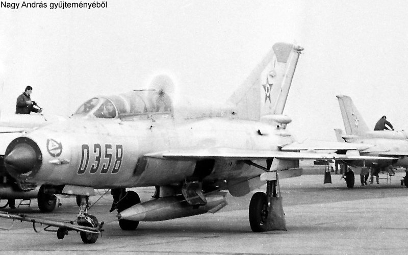 Kép a Mikojan-Gurjevics MiG-21 típusú, 0358 oldalszámú gépről.