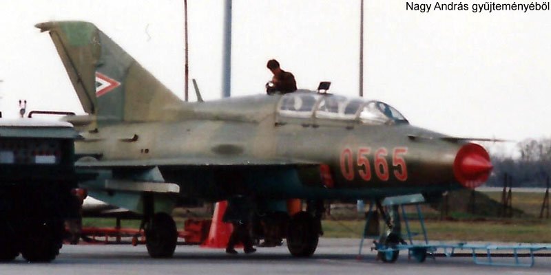 Kép a Mikojan-Gurjevics MiG-21 típusú, 0565 oldalszámú gépről.