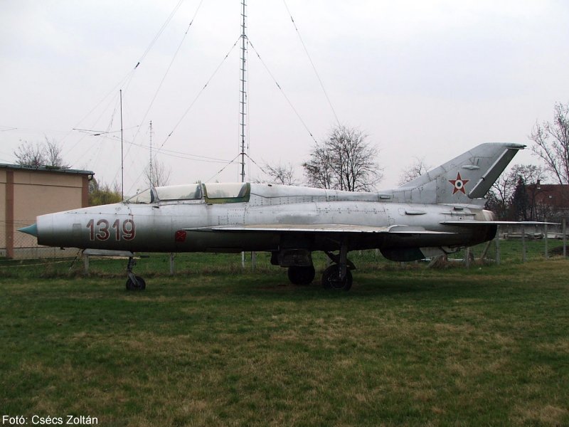 Kép a Mikojan-Gurjevics MiG-21 típusú, 1319 oldalszámú gépről.