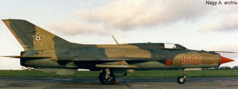 Kép a Mikojan-Gurjevics MiG-21 típusú, 1602 oldalszámú gépről.