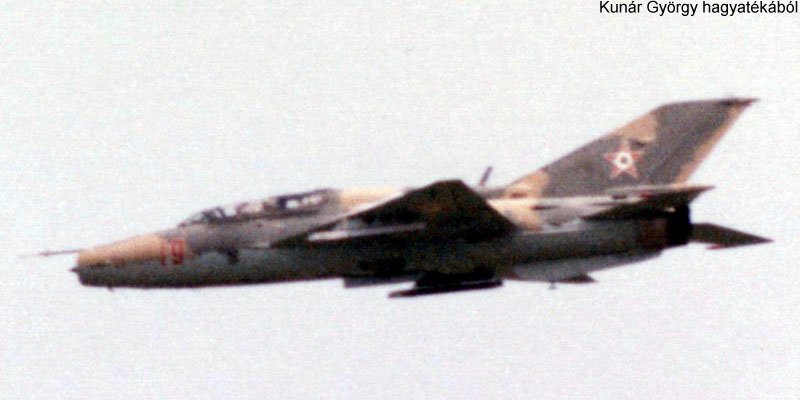 Kép a Mikojan-Gurjevics MiG-21 típusú, 19 oldalszámú gépről.