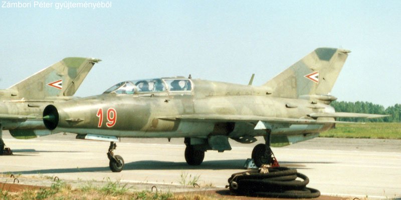 Kép a Mikojan-Gurjevics MiG-21 típusú, 19 oldalszámú gépről.